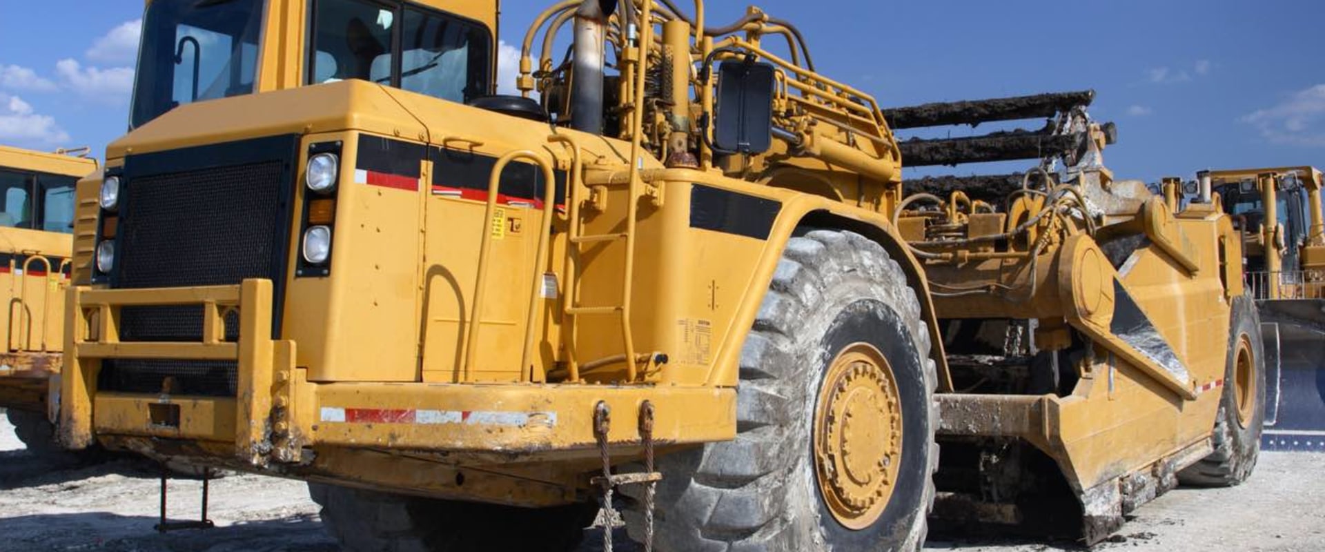 The Importance of Heavy Equipment Shipping Contractors in the Industry